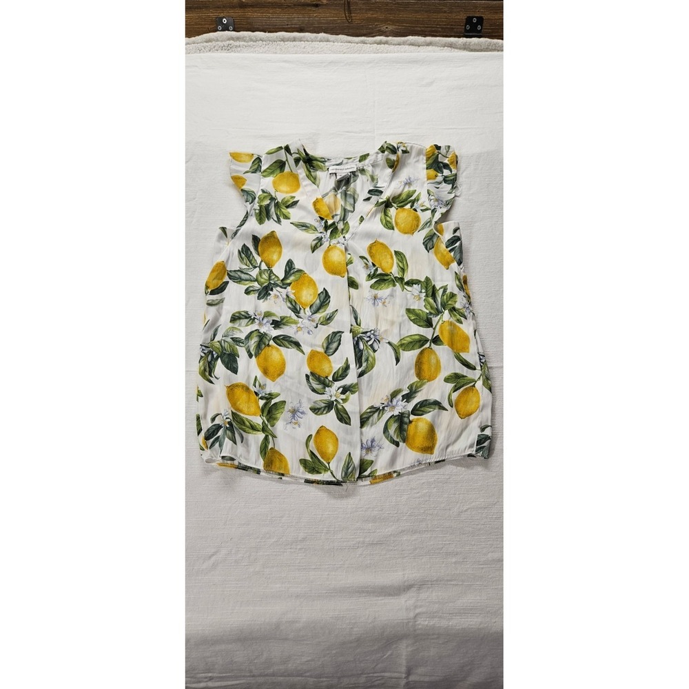 Cupcakes And Cashmere Size XS Lemon Print Flutter Sleeve